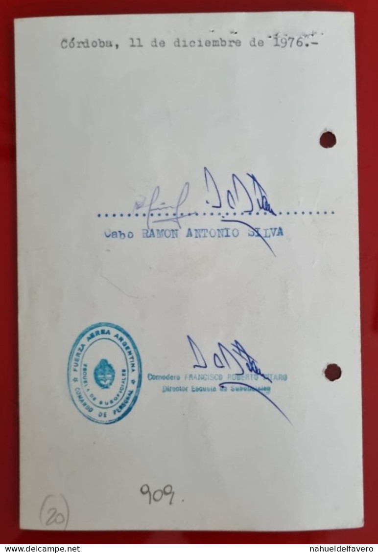 PH - Ph Original - 11,5 X 17.5 Cm - FUERZA AEREA ARGENTINA - FOTO OFICIAL Y FIRMA CABO - 1976 - Krieg, Militär