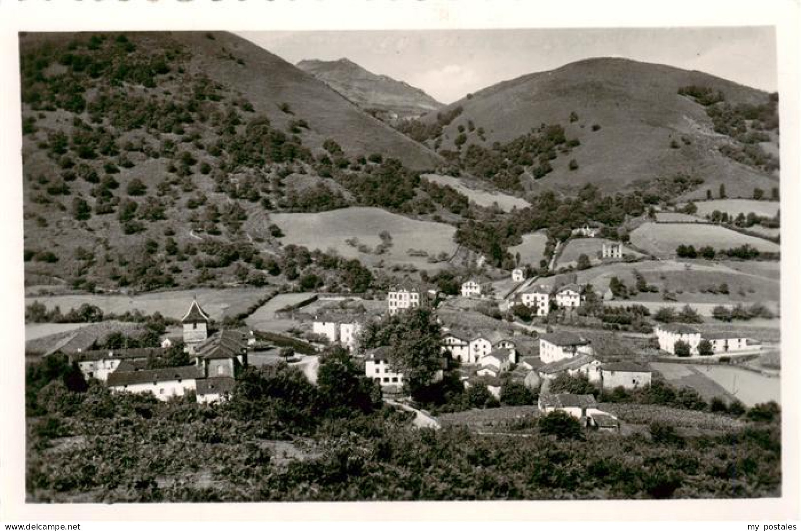 73939755 Urdax_Navarra_ES Panorama Primer Pueblo De Navarra - Autres & Non Classés