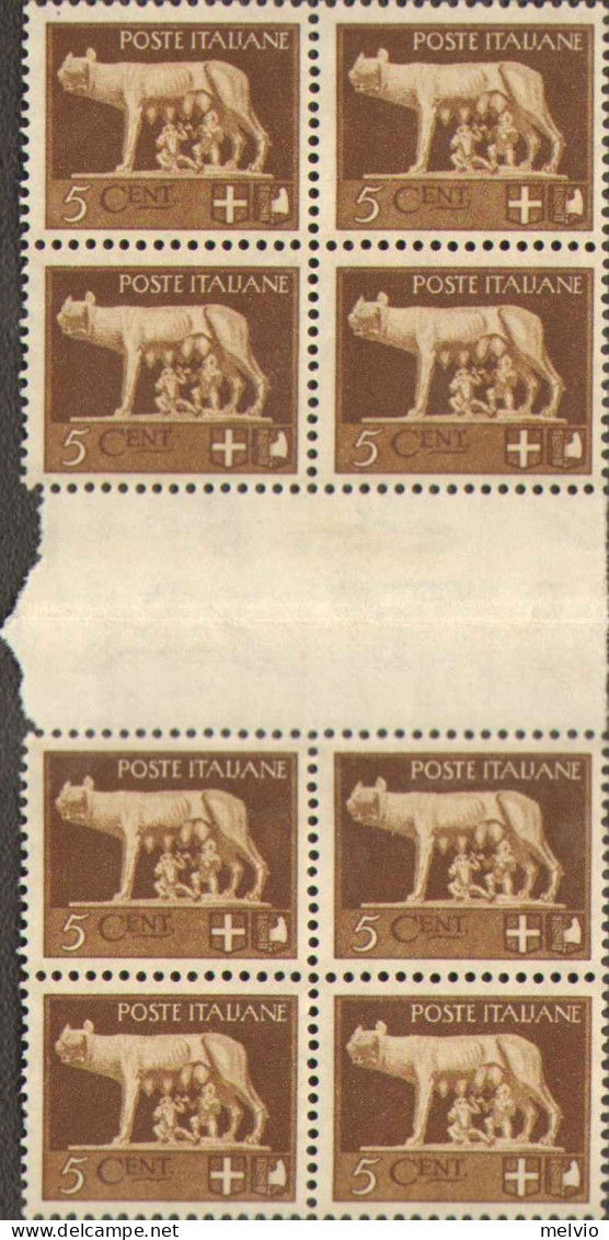 1929-Italia (MNH=**) Blocco Di Otto Del 5c.Imperiale Con Interspazio Di Gruppo - Nuovi