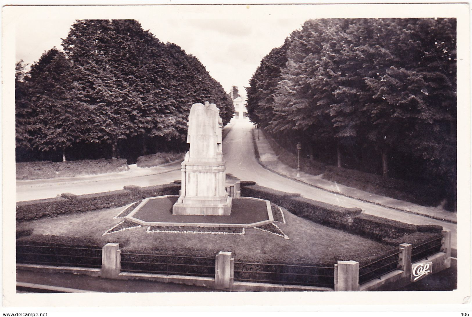 Coutances - L'Avenue De La Gare - Coutances