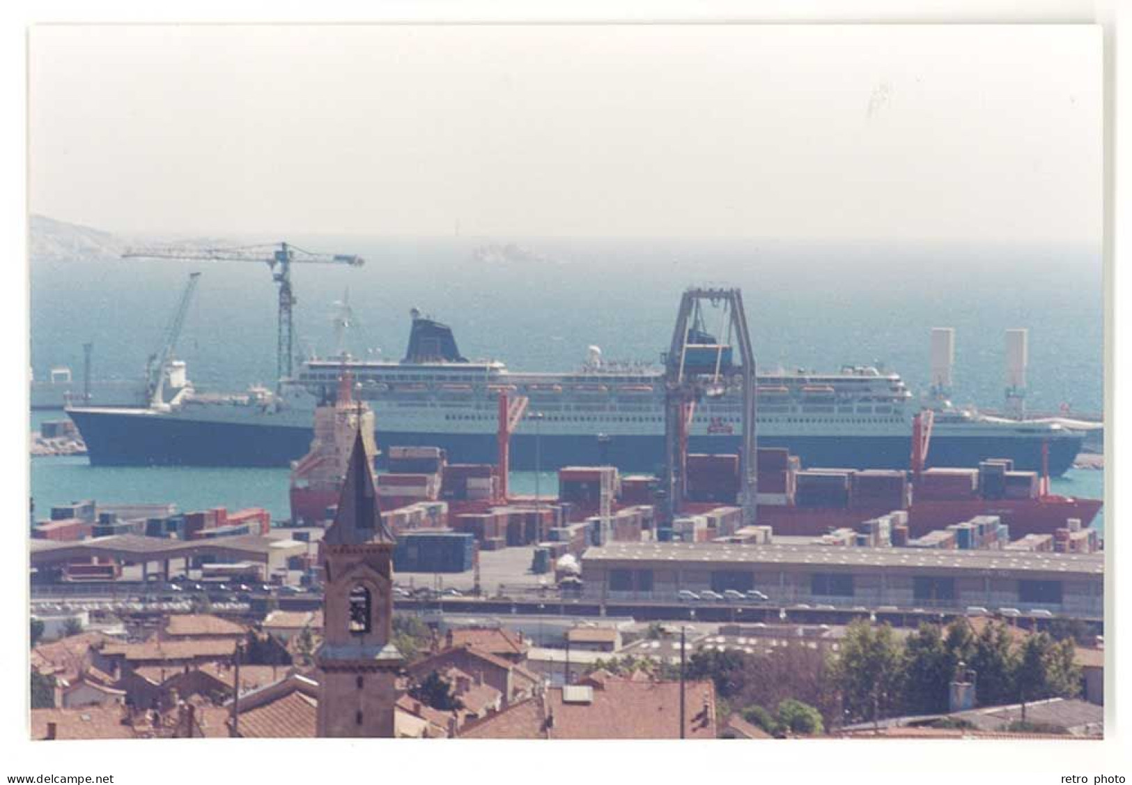 Photo Paquebot " Norway " ( Ex-France ) Dans Un Port ( Prise De L'Estaque ) - Schiffe