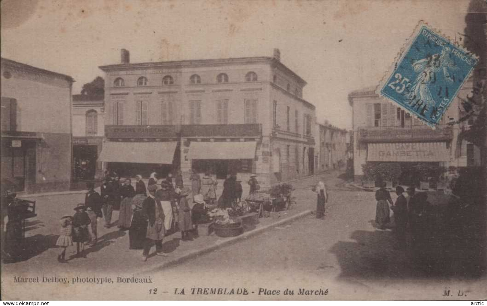 La TREMBLADE Place Du Marché - La Tremblade