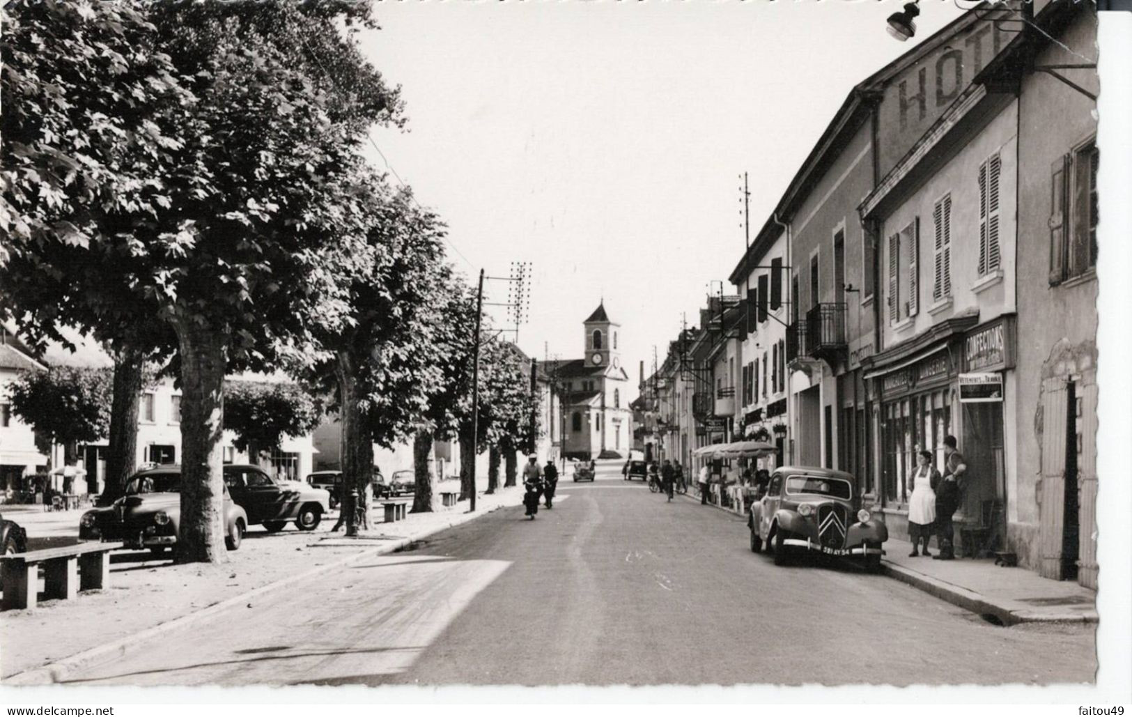 38 - LES ABRETS -  Rue Gambetta Et Place Eloi-Culhet    48 - Les Abrets