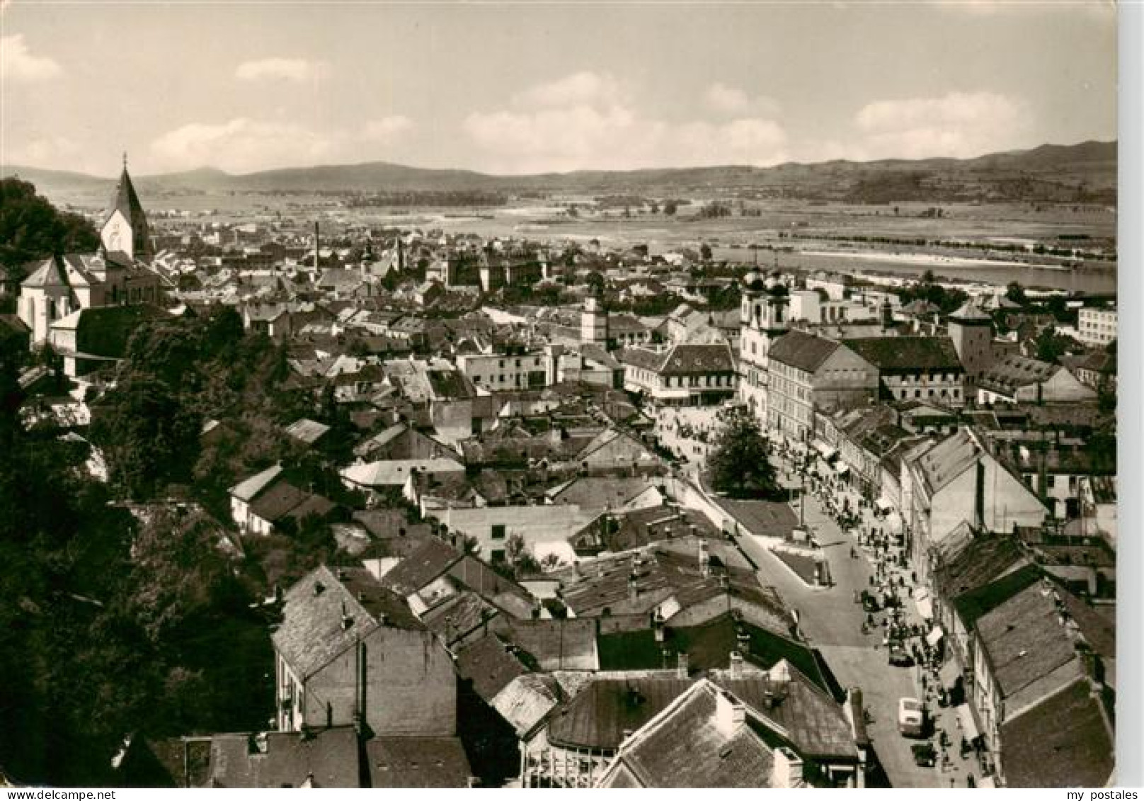 73937905 Trencin_Trentschinteplitz_SK Panorama - Slowakei