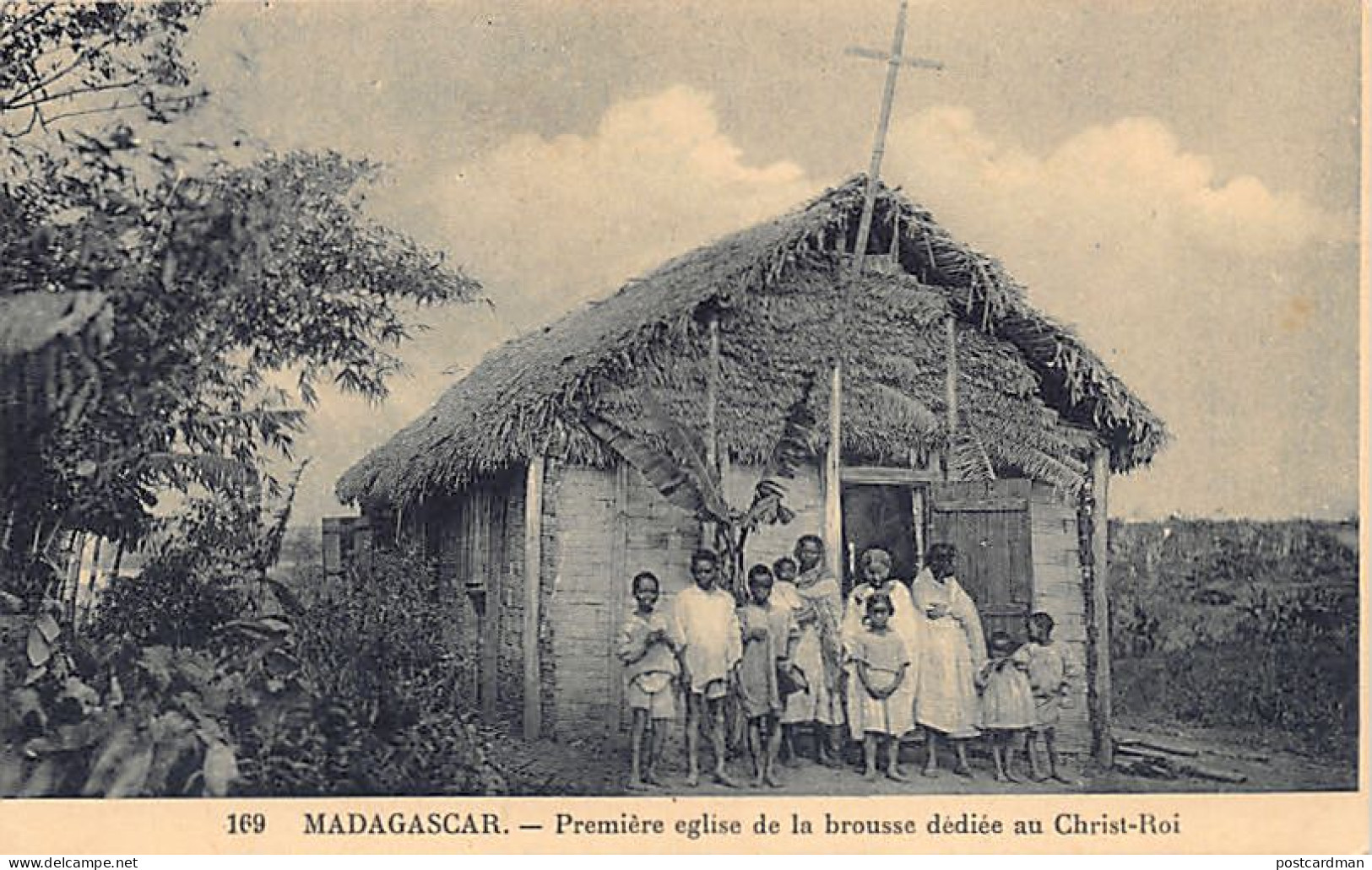 Madagascar - Première église Dans La Brousse Dédiée Au Christ-Roi - Ed. Oeuvre Des Prêtres Malgaches 169 - Madagaskar