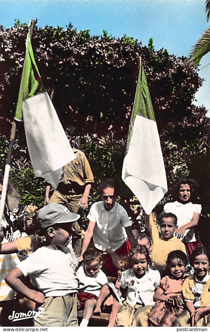 Algérie - Fêtes De L'Indépendance à Alger - Une Grande Famille Heureuse Au Square Bresson - Ed. Jomone 2028 - Algerien