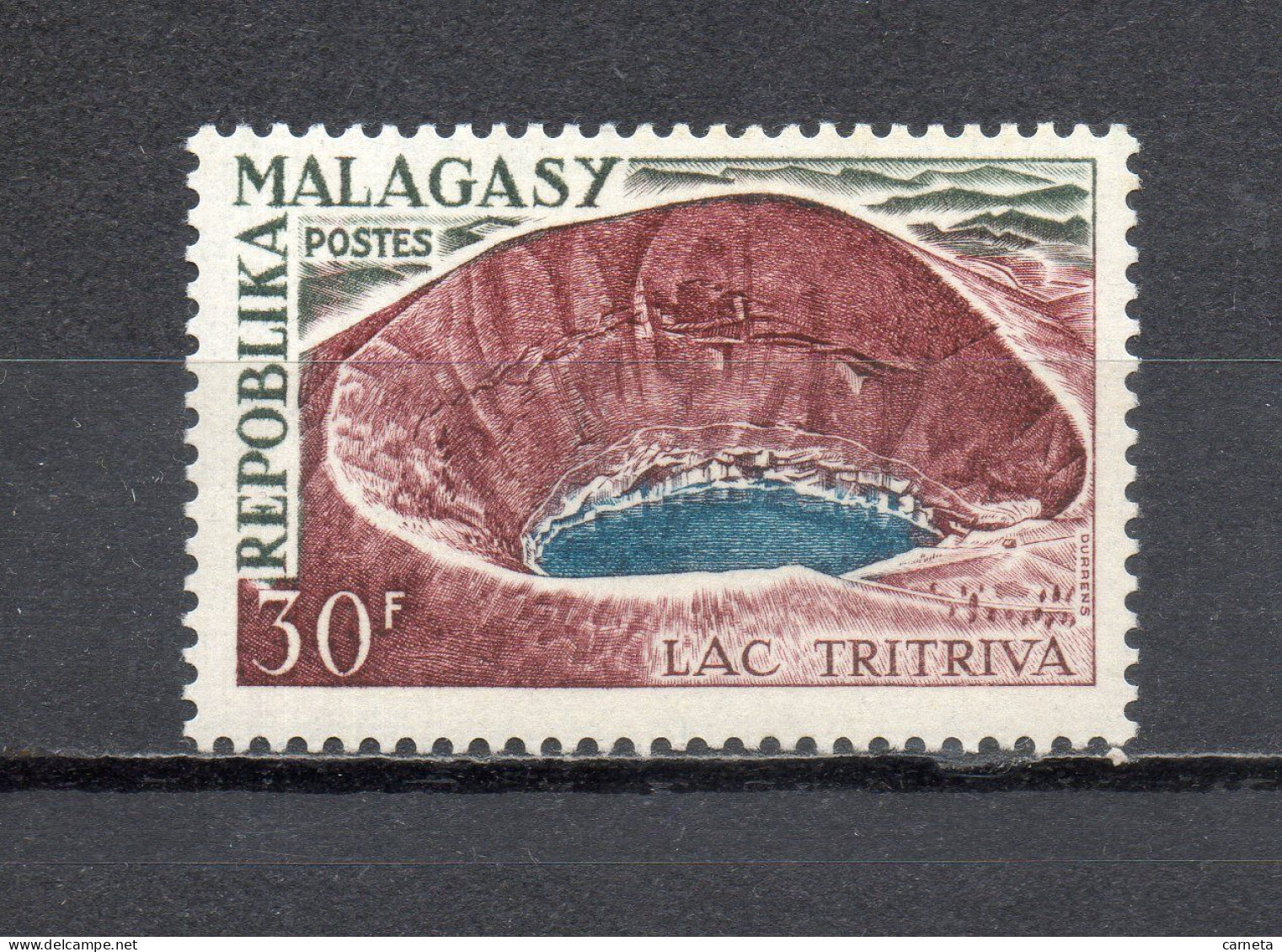 MADAGASCAR   N° 366   NEUF SANS CHARNIERE  COTE 0.80€    PAYSAGE LAC EAU - Madagascar (1960-...)