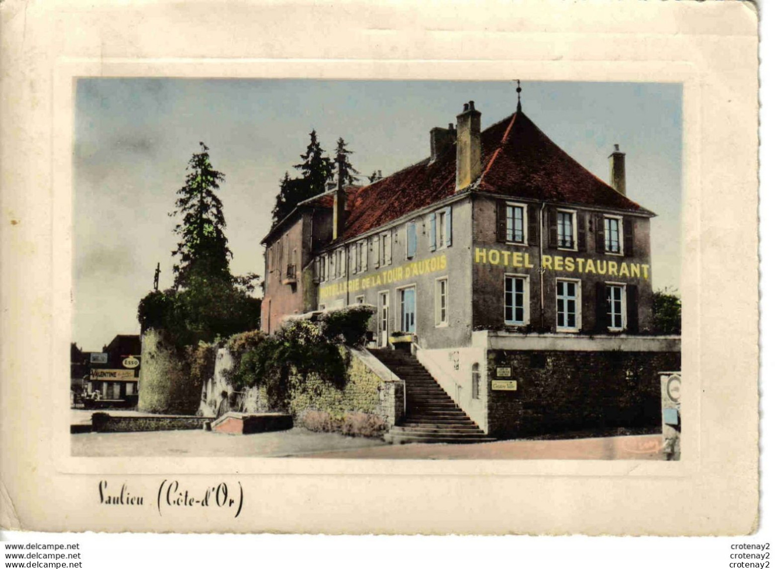 21 SAULIEU N°5 Hôtellerie LA TOUR D'AUXOIS Hôtel Restaurant En 195? Station Essence ESSO PUB Valentine Crucifix VOIR DOS - Saulieu