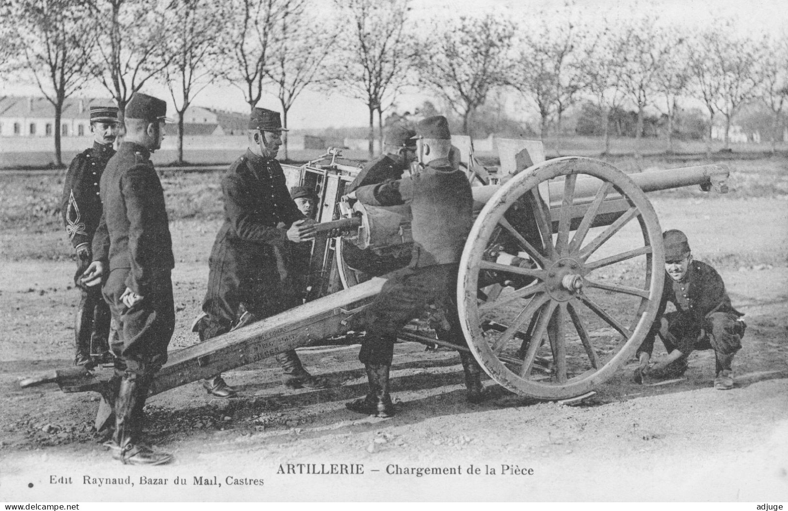 CPA-CASTRES* Caserne * Artillerie* Le Canon- Chargement De La Pièce* Edit. Raynaud; Bazar Du Mail *écrite En 1910 *TOP - Castres