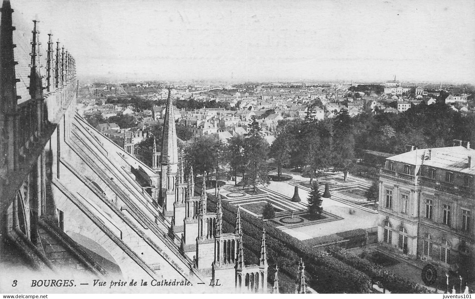 CPA Bourges-Vue Prise De La Cathédrale-3      L2869 - Bourges