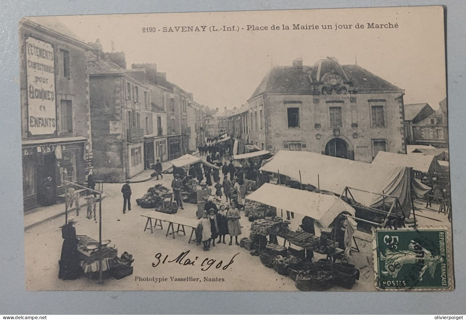 DPT 44 - SAVENAY - Place De La Mairie Un Jour De Marché - Sin Clasificación