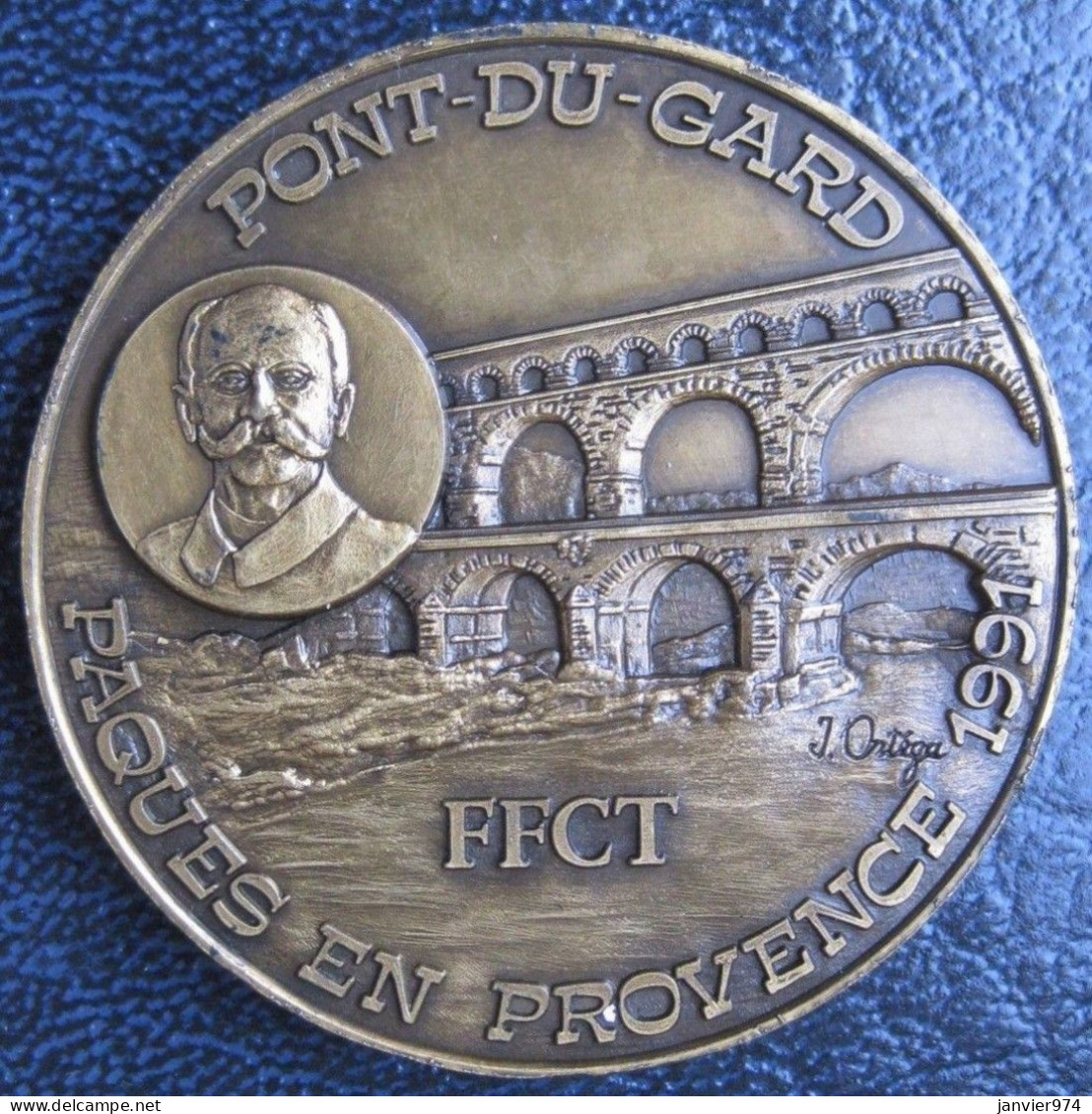 Médaille En Bronze Pont Du Gard , Pâques-en-Provence 1991 FFCT Cyclisme , Par Ortega - Other & Unclassified