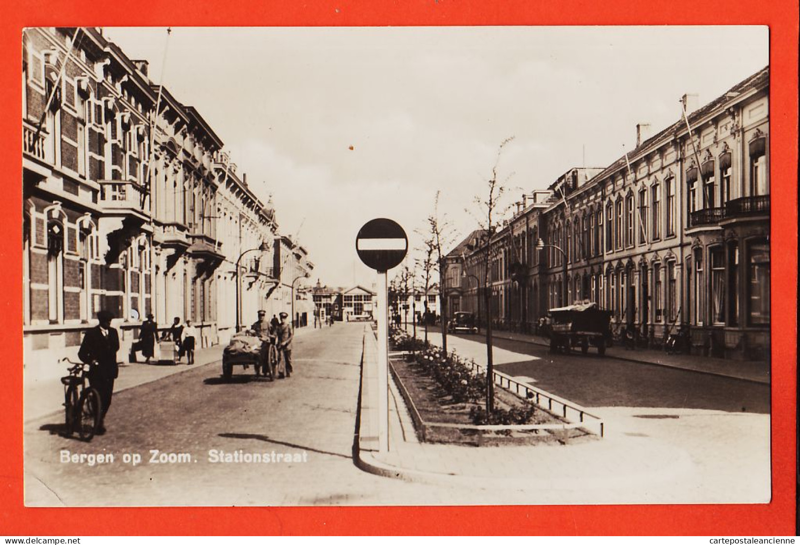 07592 ● BERGEN Op ZOOM Nederland Noord-Brabant Stationstraat Verkeersbord: Verboden Richting 1935s à Wilma SUPAK  - Bergen Op Zoom