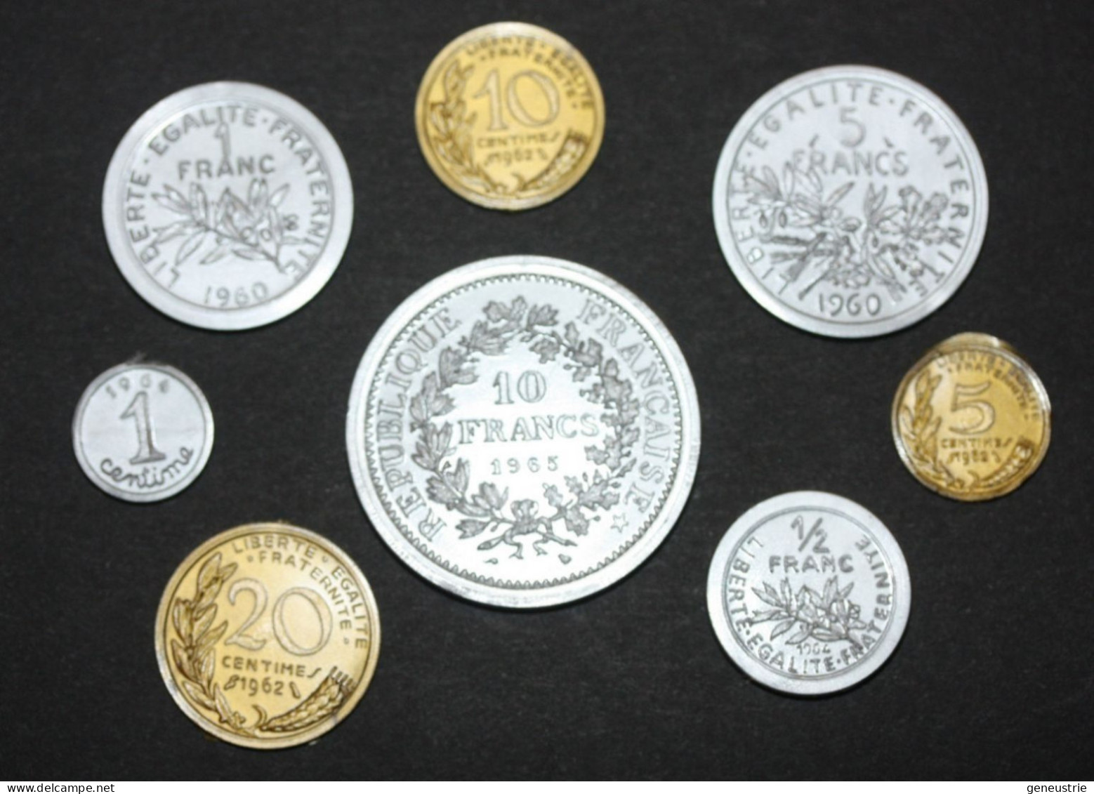 Série De 8 Monnaies De  1 Centime à 10 Francs - Jeton Plastique école En Francs Années 60 - Coins School Token - Professionali / Di Società