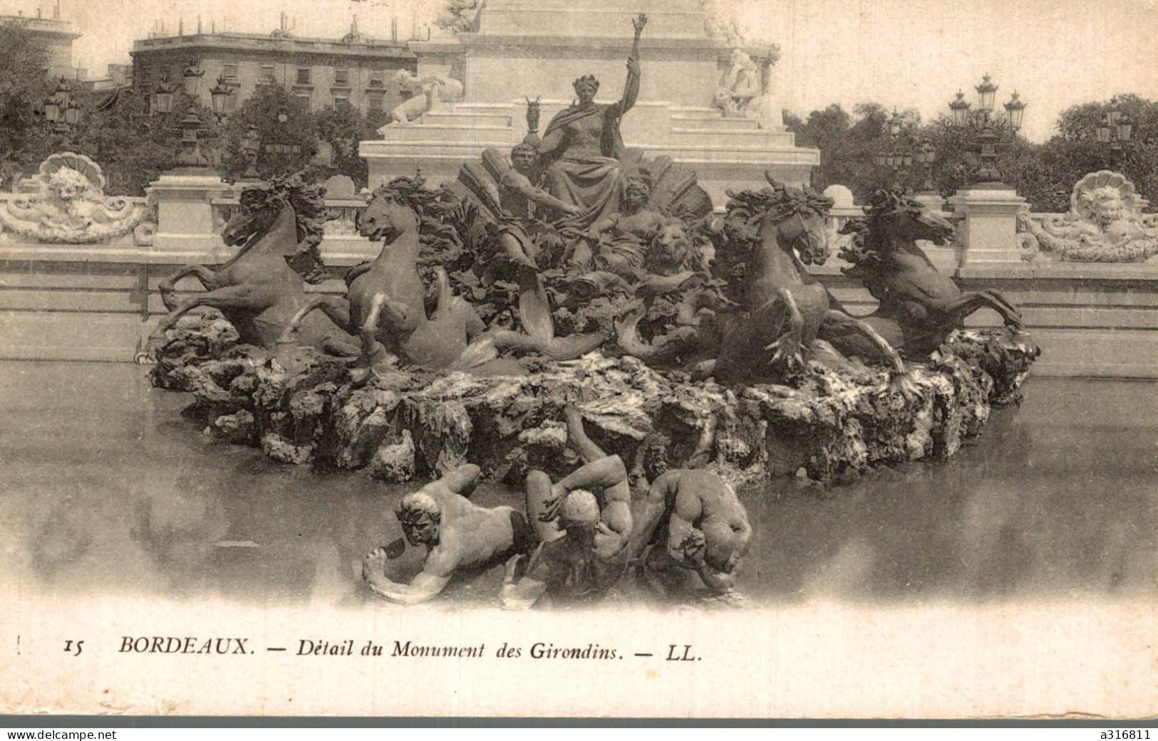 Bordeaux Detail Du Monument Des Girondins - Bordeaux