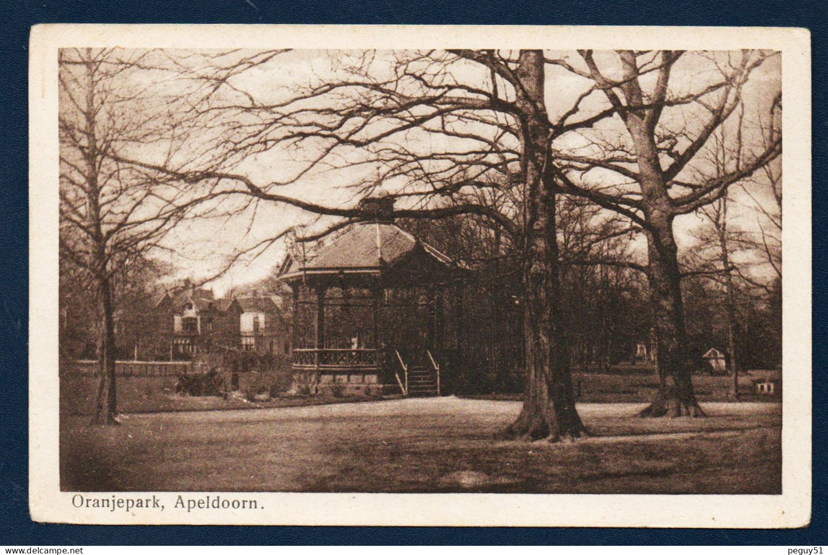 Appeldoorn.  Oranjepark. (1876- Paysagiste Hoogeweg). Kiosque à Musique. 1930 - Apeldoorn