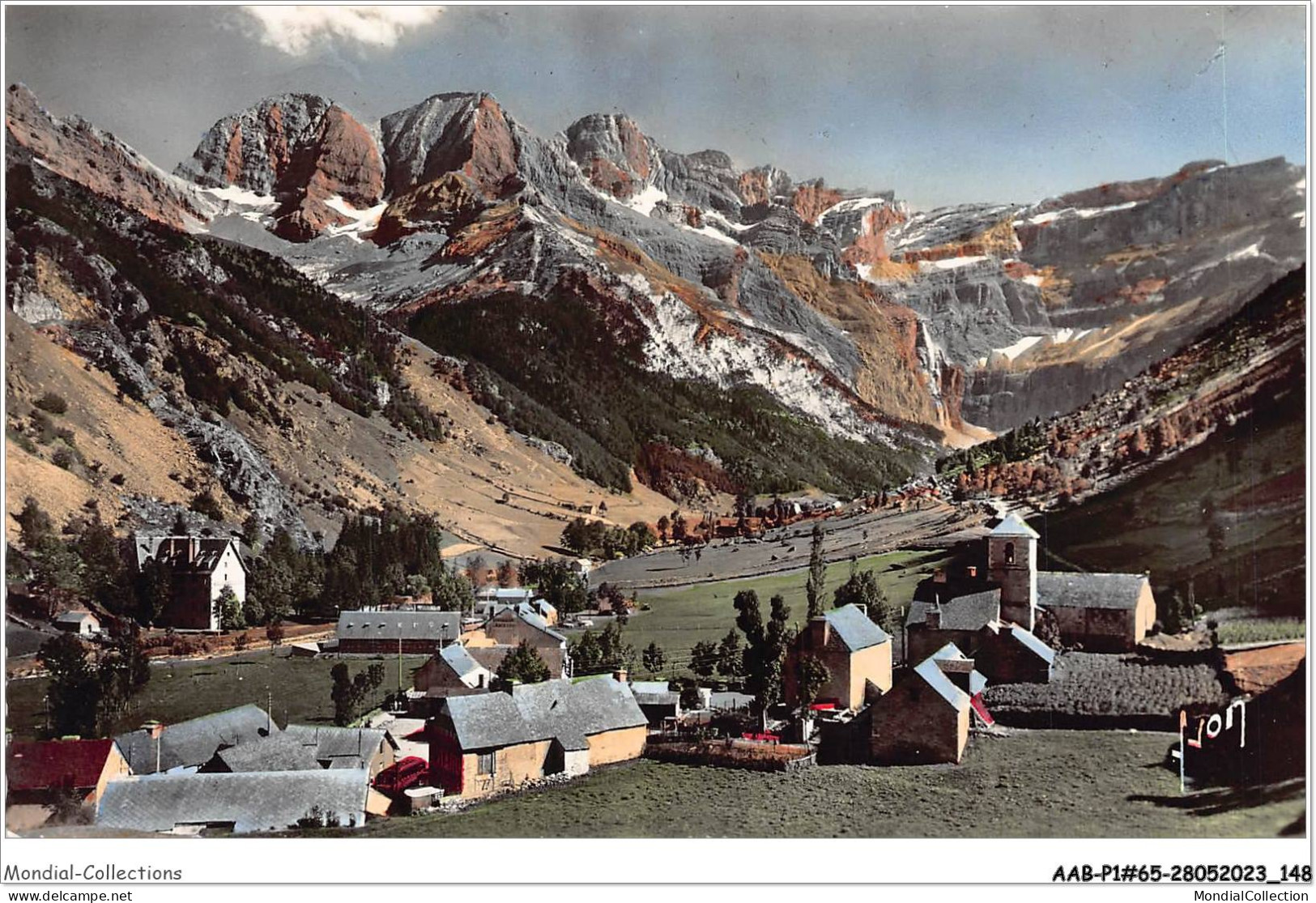 AABP1-65-0051 - Cirque De Gavarnie - Le Village Et Au Fond Le Massif Du Marbore Et Le Cirque - Gavarnie