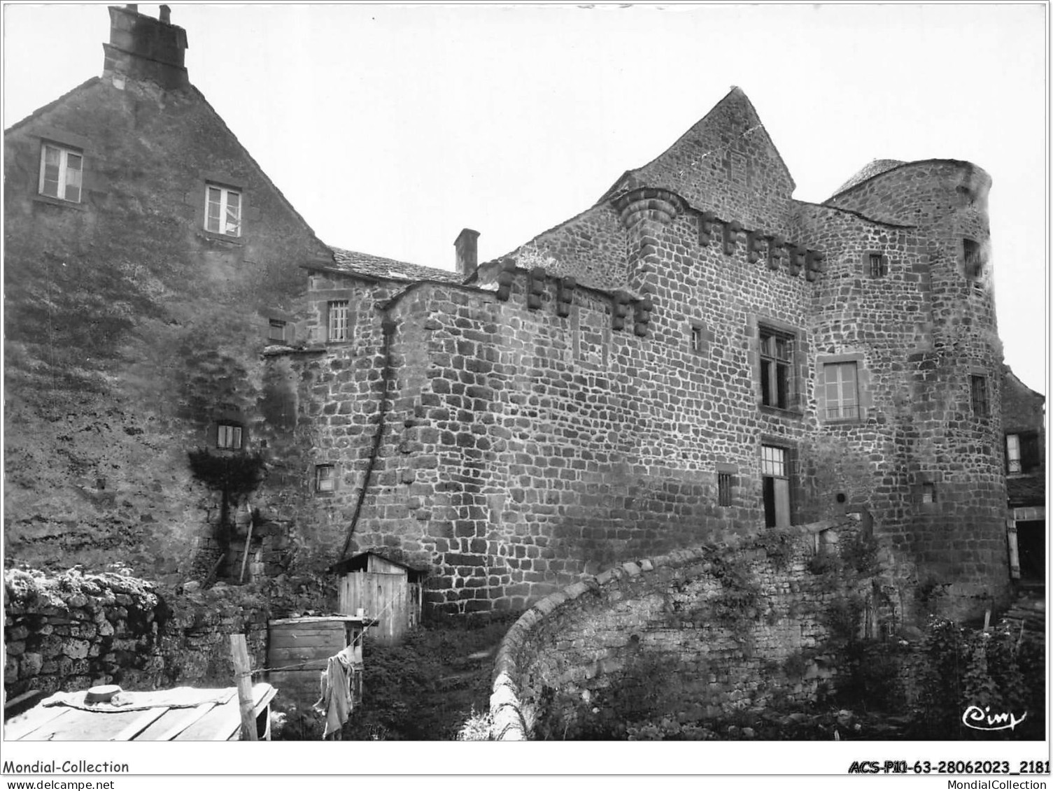 ACSP11-63-1100 - BESSE-EN-CHANDESSE - Le Chateau - Besse Et Saint Anastaise