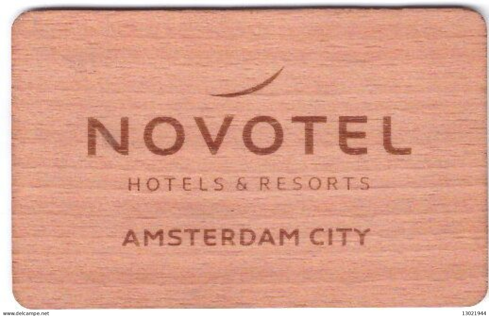 OLANDA  KEY HOTEL   Novotel Amsterdam City - Wooden Card. Both Sides Are Equal. - Cartes D'hotel
