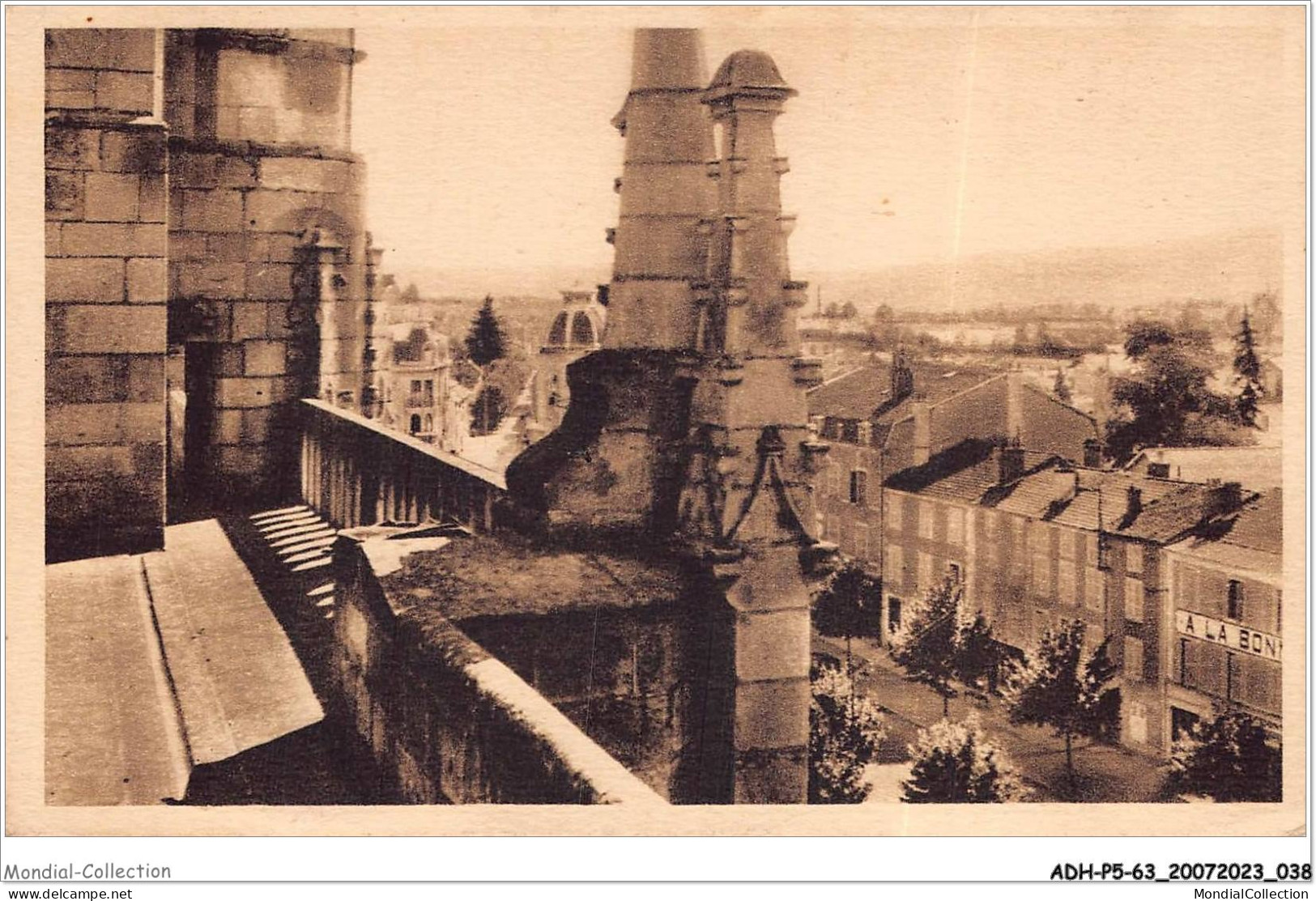 ADHP5-63-0385 - AMBERT - Vue De La Terrasse De L'église Saint-jean - Ambert