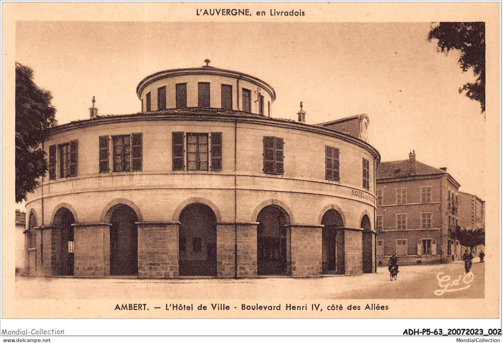 ADHP5-63-0367 - AMBERT - Hôtel De Ville - Boulevard Henri IV - Côté Des Allées - Ambert