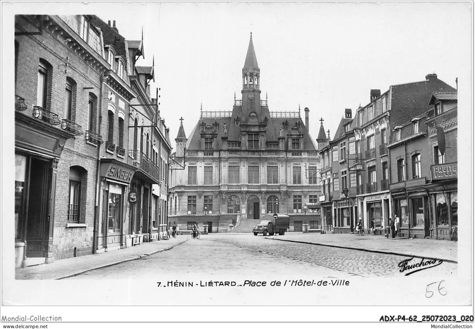 ADXP4-62-0297 - HENIN-LIETARD - Place De L'hôtel-de-ville - Henin-Beaumont