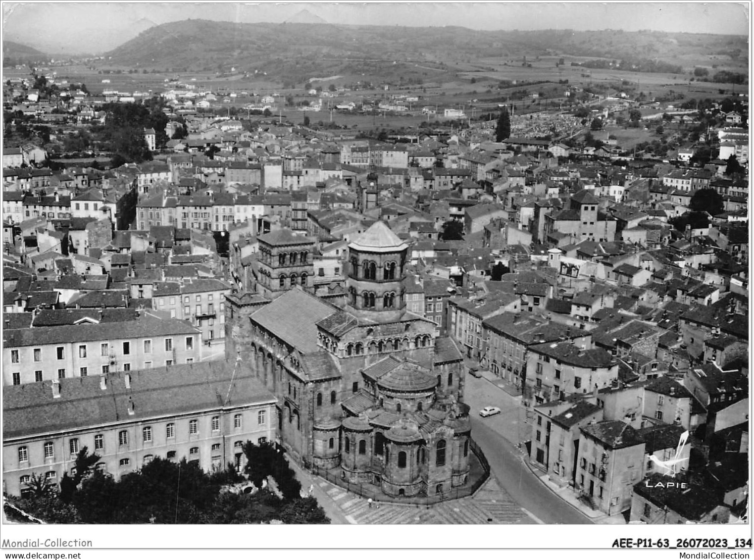 AEEP11-63-0920 - ISSOIRE - L'église - Côté Abside  - Issoire