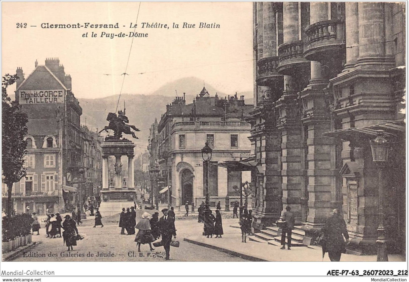 AEEP7-63-0521 - CLERMONT-FERRAND - Le Théâtre - La Rue Blatin Et Le Puy-de-dôme  - Clermont Ferrand