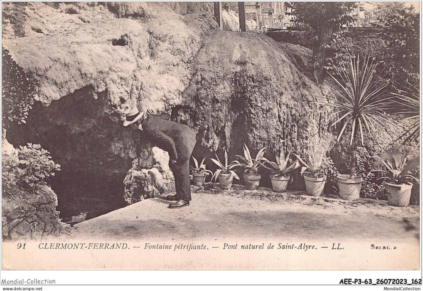 AEEP3-63-0244 - CLERMONT-FERRAND - Fontaine Pétrifiante - Pont Naturel De Saint-alyre  - Clermont Ferrand