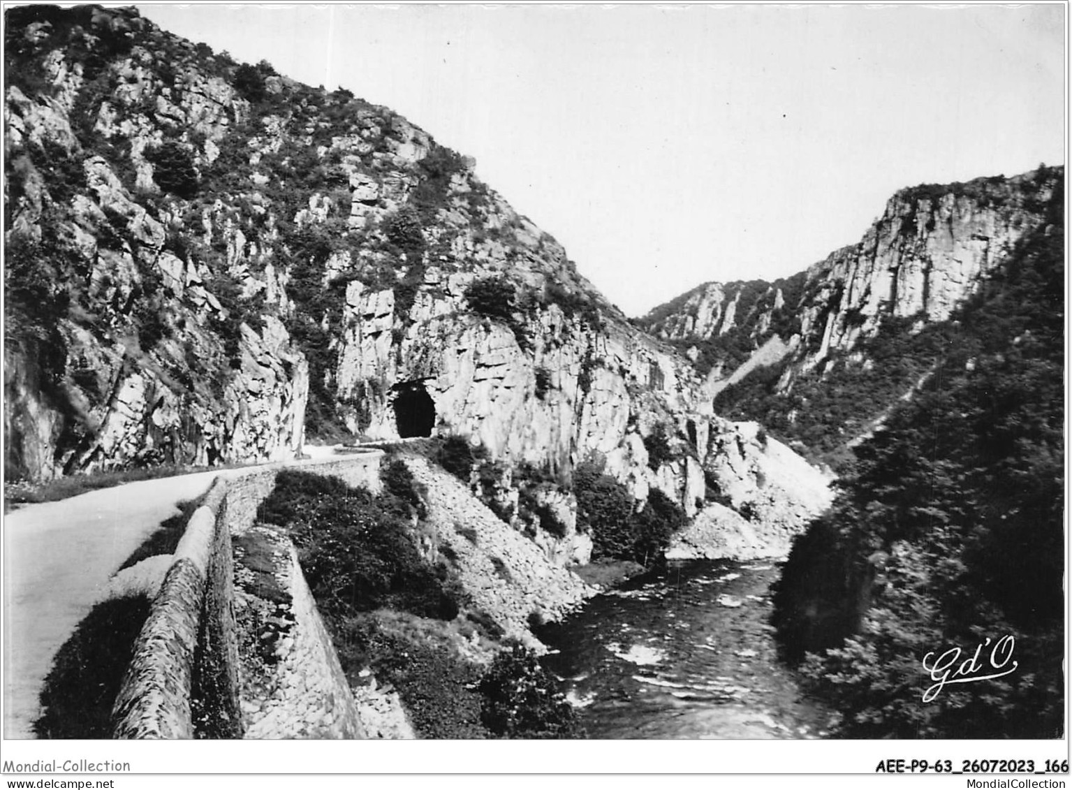 AEEP9-63-0778 - L'AUVERGNE - La Vallée De La Sioule - Gorges Et Tunnel De Chouvigny  - Auvergne Types D'Auvergne