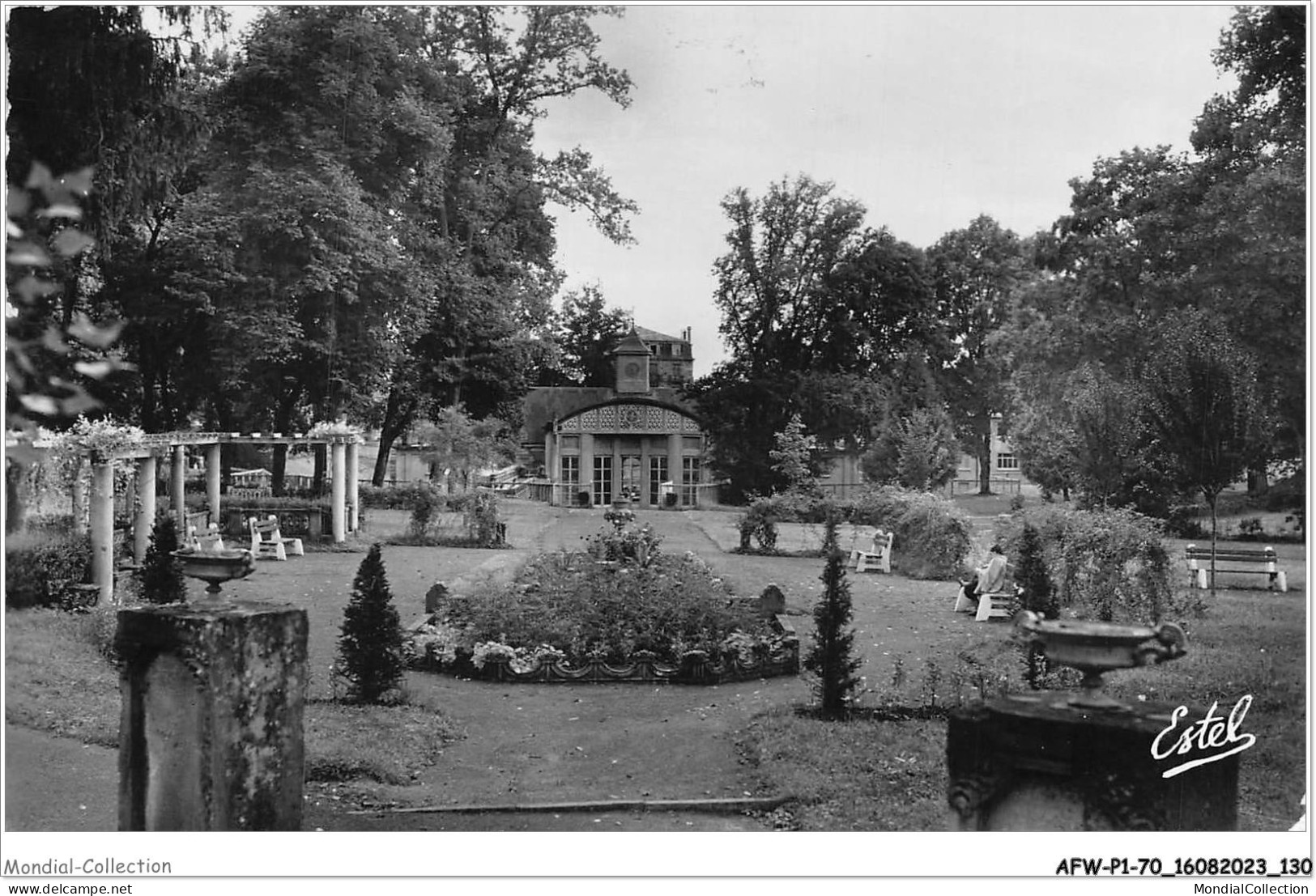 AFWP1-70-0066 - LUXEUIL-LES-BAINS - L'établissement Thermal - Vue Sur Le Parc - Luxeuil Les Bains