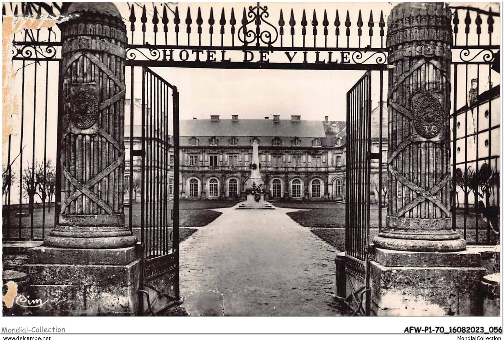 AFWP1-70-0029 - CHAMPLITTE - Entrée De L'hôtel De Ville - Champlitte