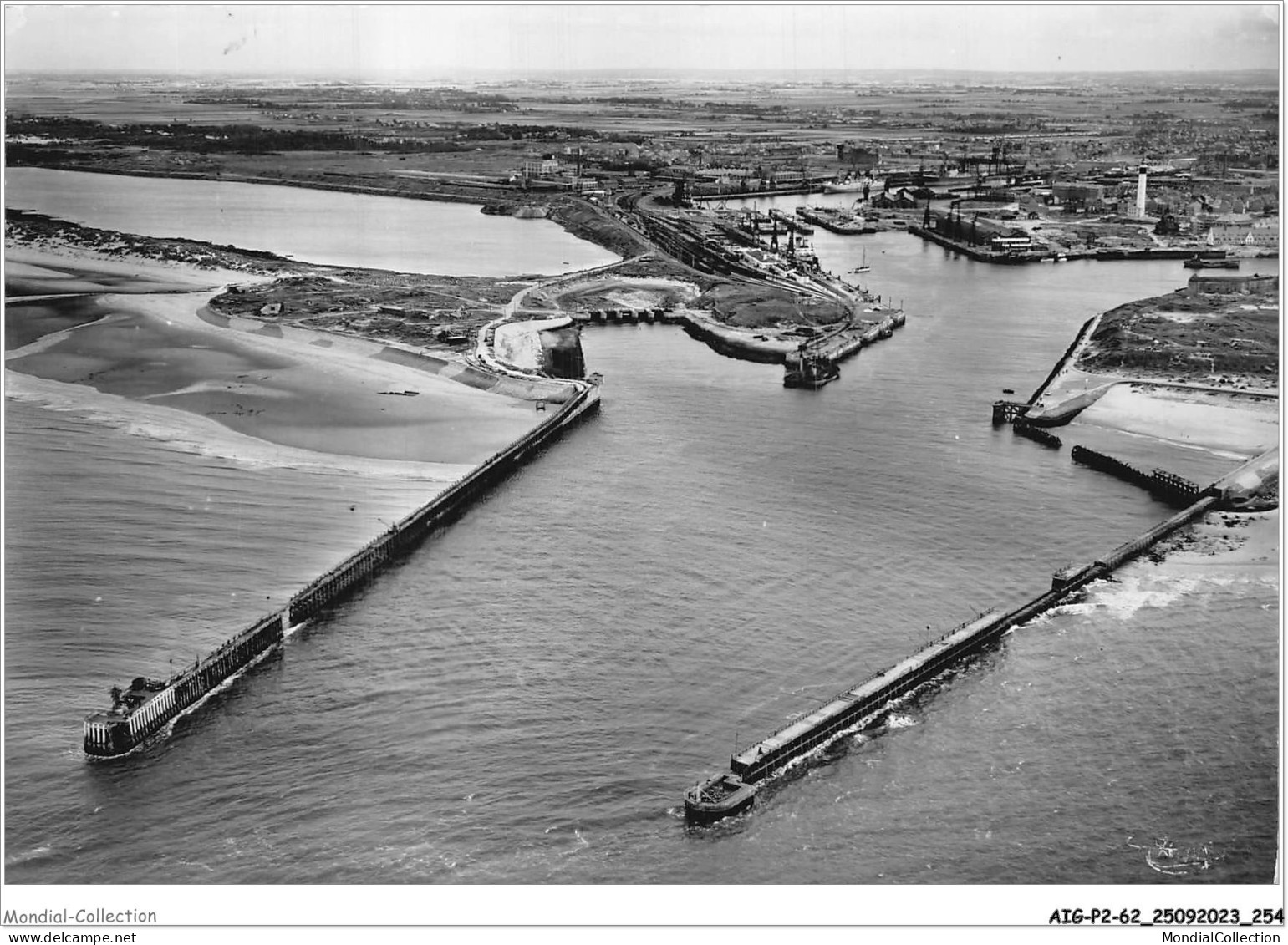 AIGP2-62-0257 - CALAIS - Vue Aérienne - Entrée Du Port - Calais