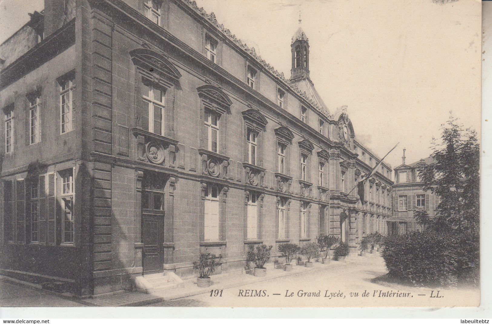 REIMS - Le Grand Lycéee , Vu De L'intérieur - Reims