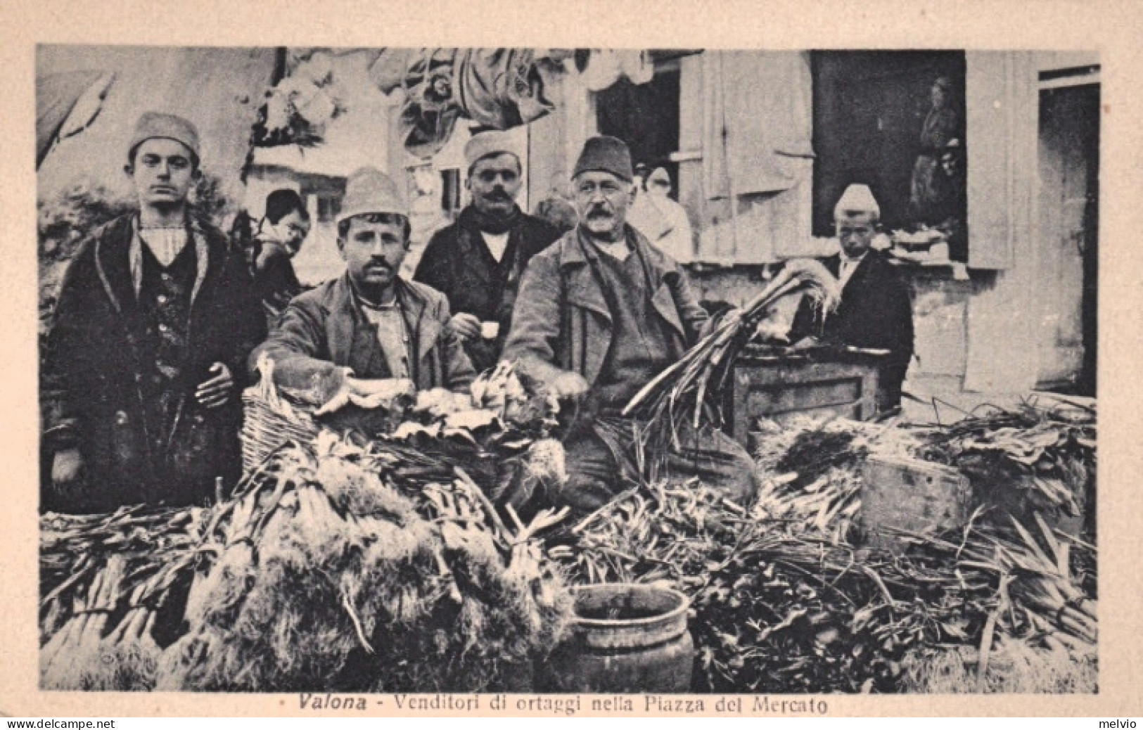 1920circa-Albania Valona Venditori Di Ortaggi Nella Piazza Del Mercato - Albanien