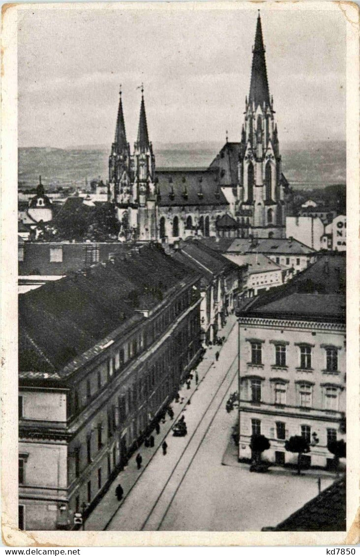 Olmütz - Dom Mit SA Strasse - Tchéquie