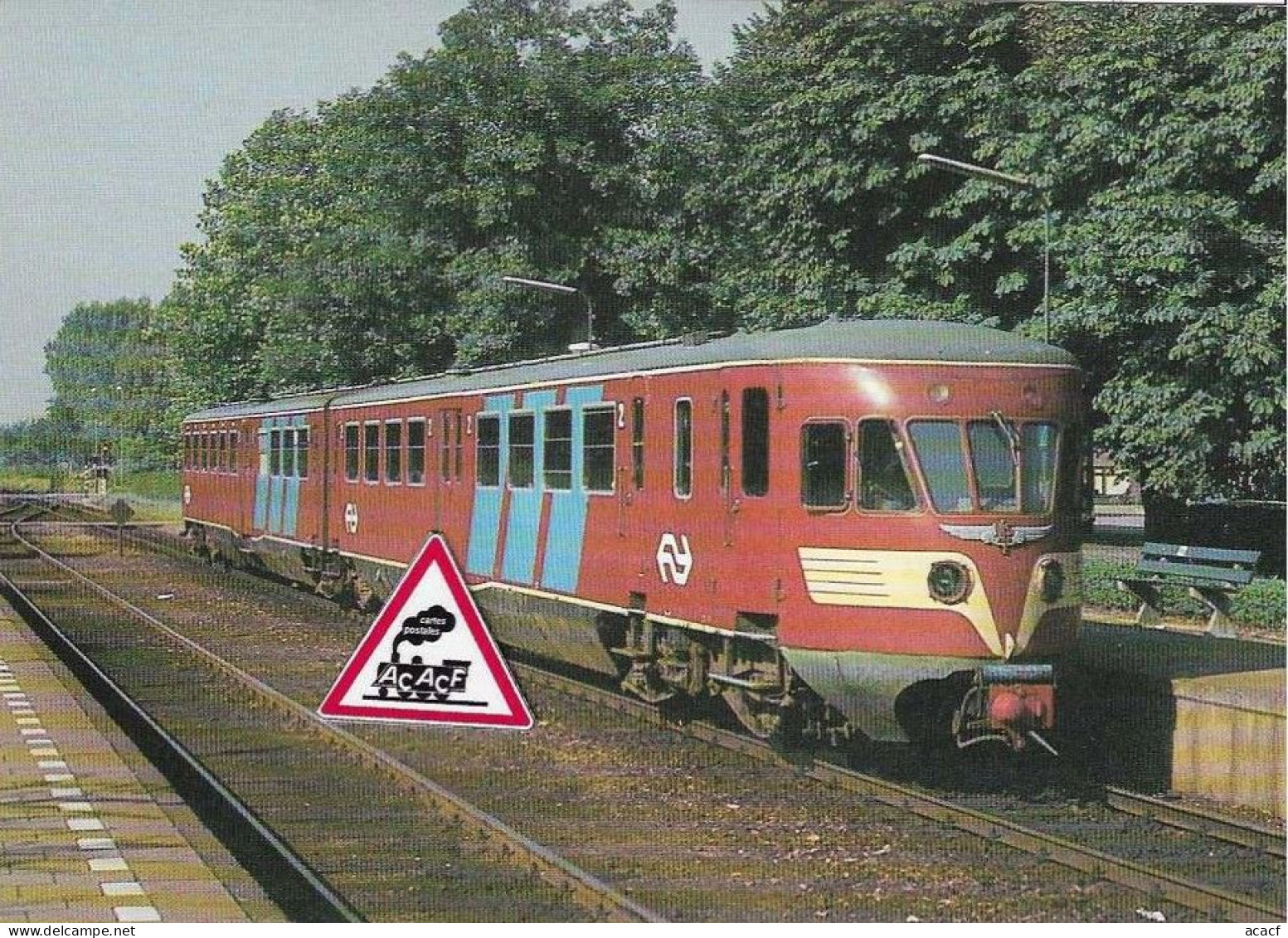 5654/2 - DE2 78 Des NS, En Gare De Didam (Pays-Bas) - - Gares - Avec Trains