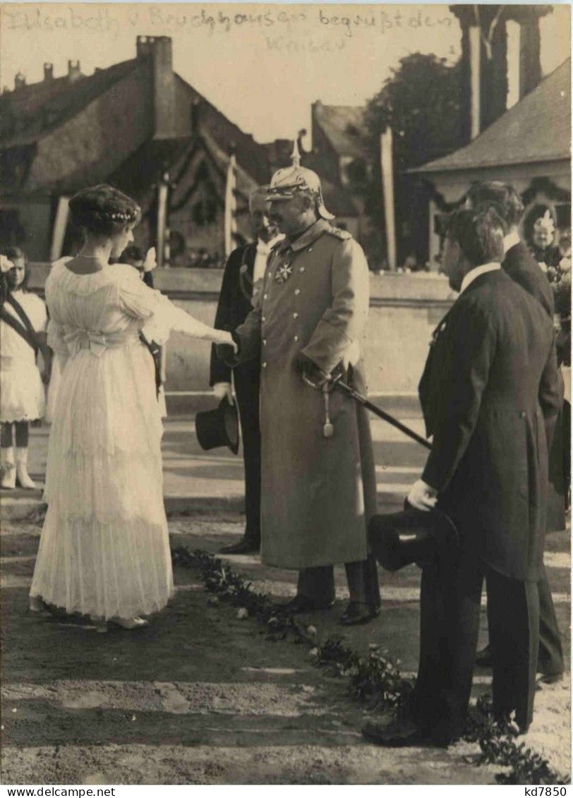 Elisabeth Von Bruchhausen Begrüsst Den Kaiser - Royal Families