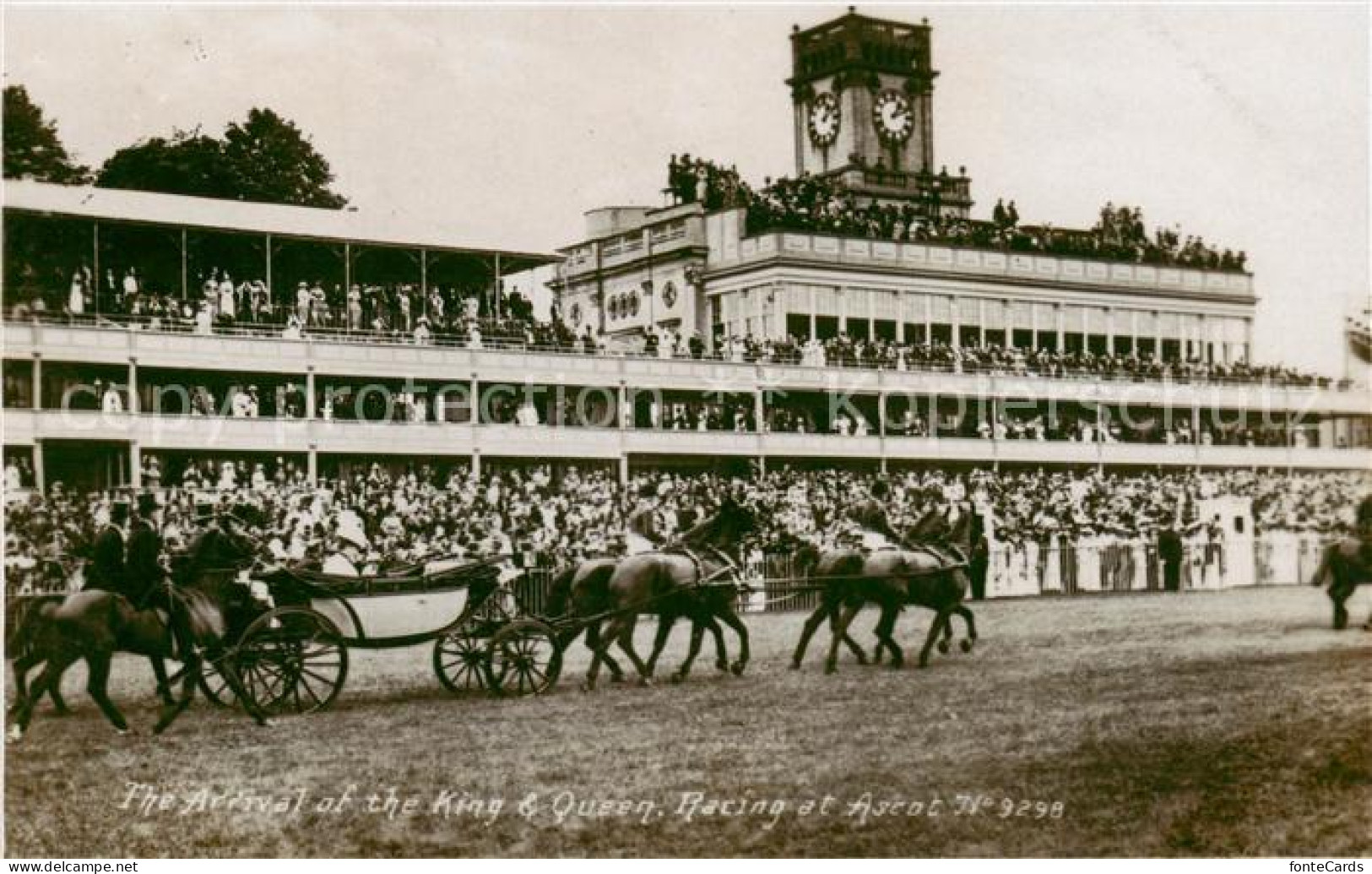 73831562 Ascot  UK The Arrival Of The King And Queen Racing At Ascot  - Otros & Sin Clasificación