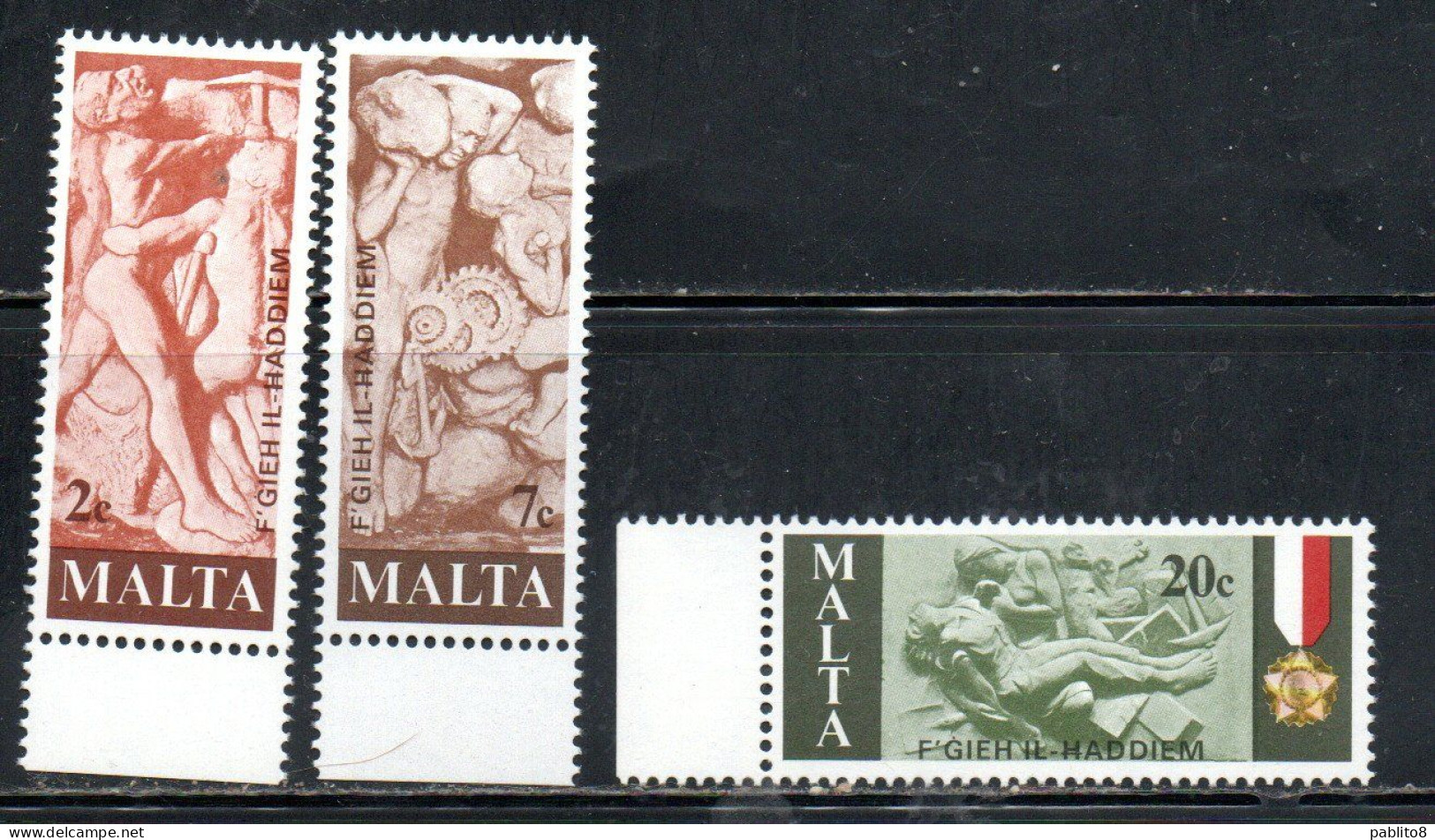 MALTA 1977 TRIBUTE TO MALTESE WORKERS SCULPTURES SCULTURE DEI LAVORATORI COMPLETE SET SERIE COMPLETA MNH - Malta