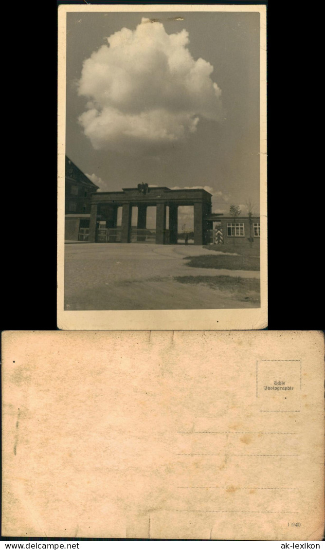 Foto  Militär/Propaganda - Kaserne Lager Eingang 1939 Foto - Casernas