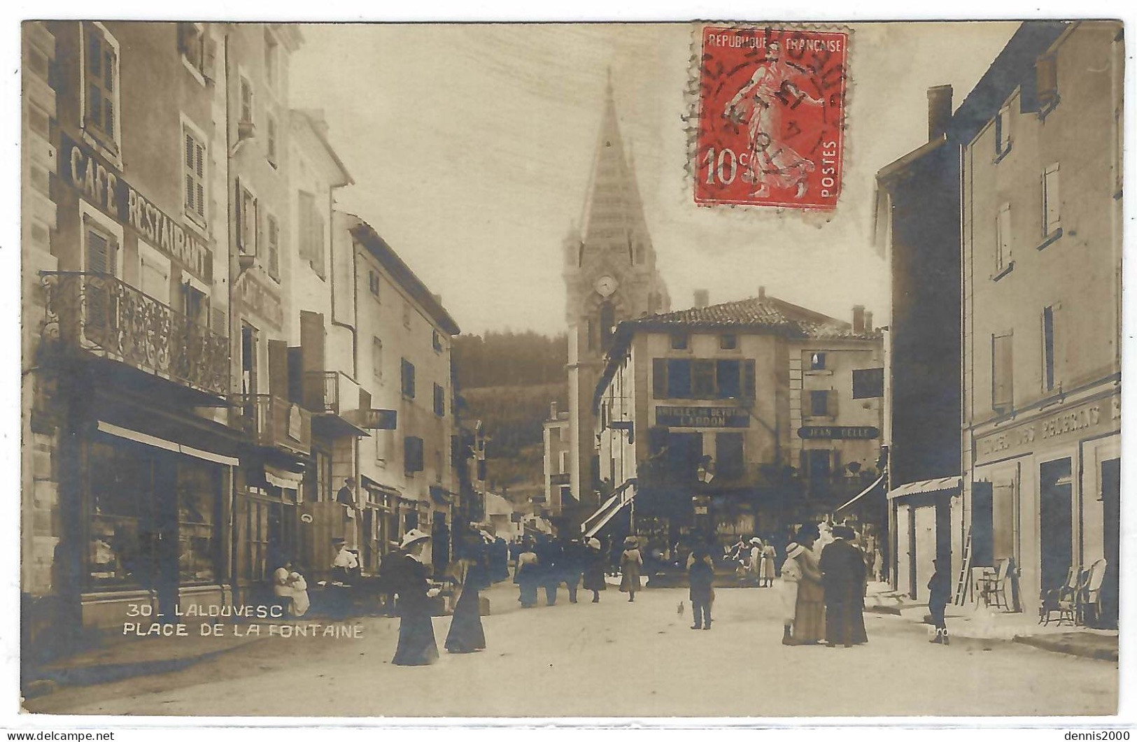 LA LOUVESC (07) - Place De La Fontaine -  Sans éditeur - La Louvesc