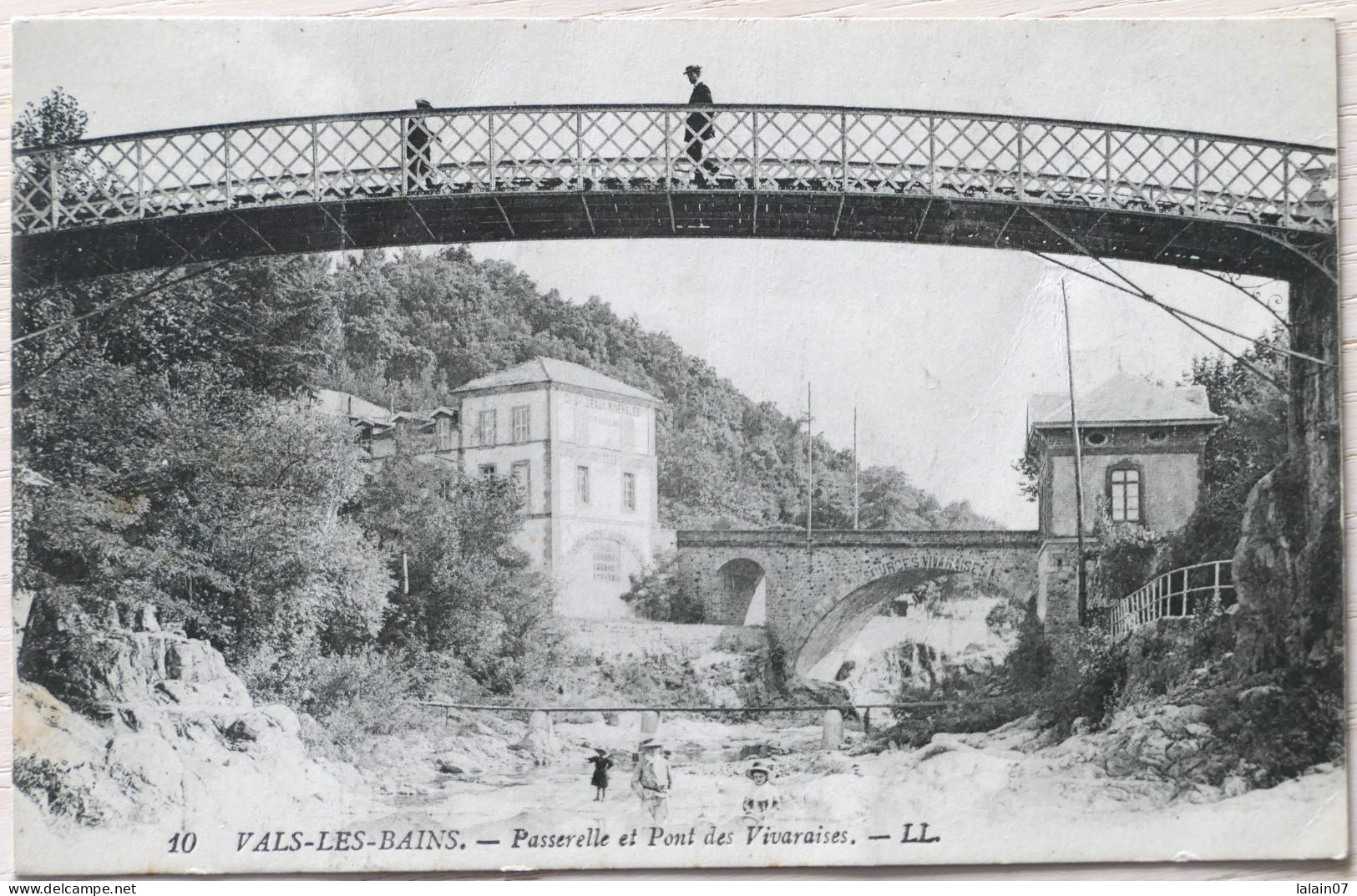 C. P. A. : 07 : VALS LES BAINS : Passerelle Et Pont Des Vivaraises, Animé, En 1922 - Vals Les Bains