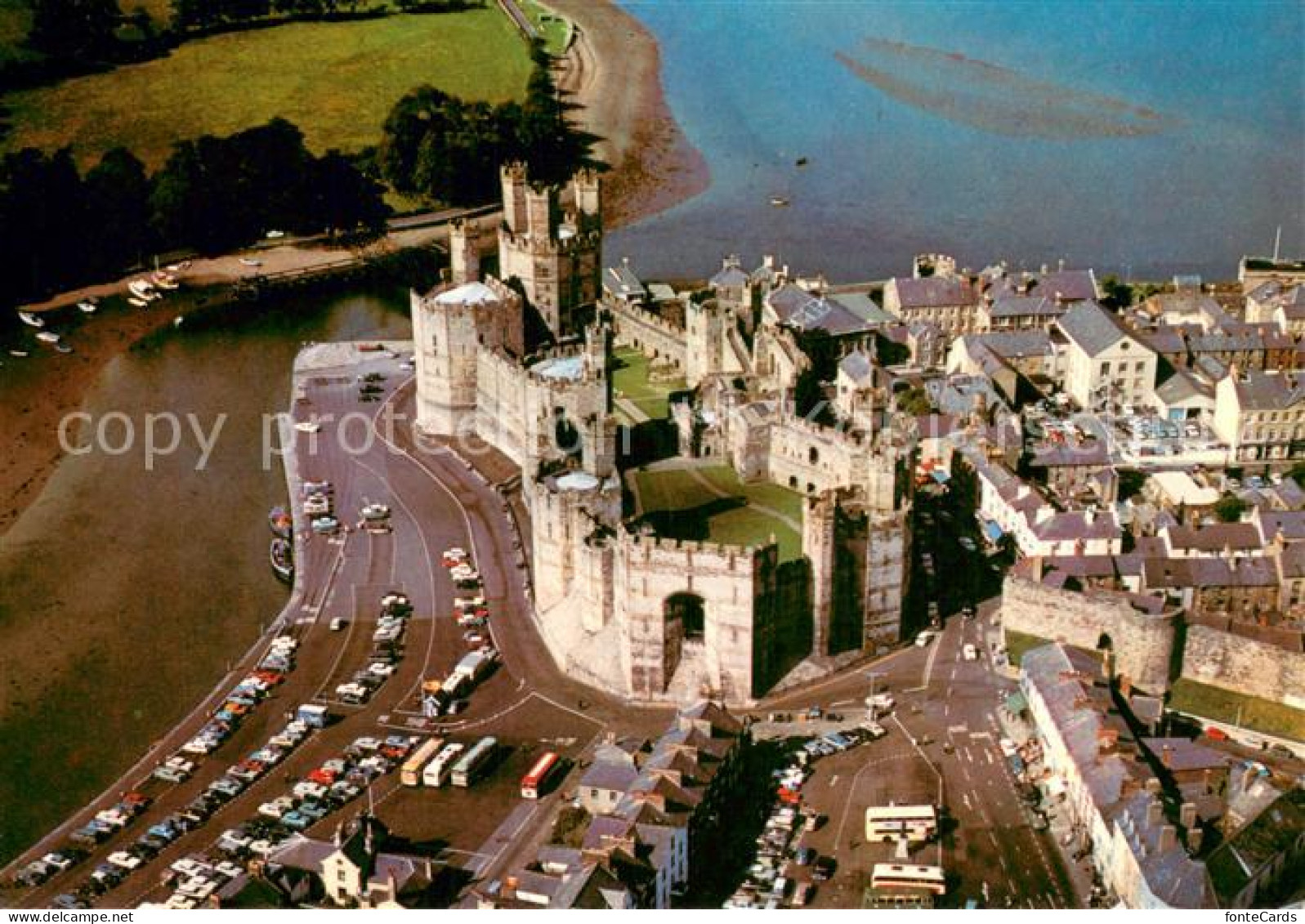 73719925 Caernarvon Castle From The Air Caernarvon - Autres & Non Classés