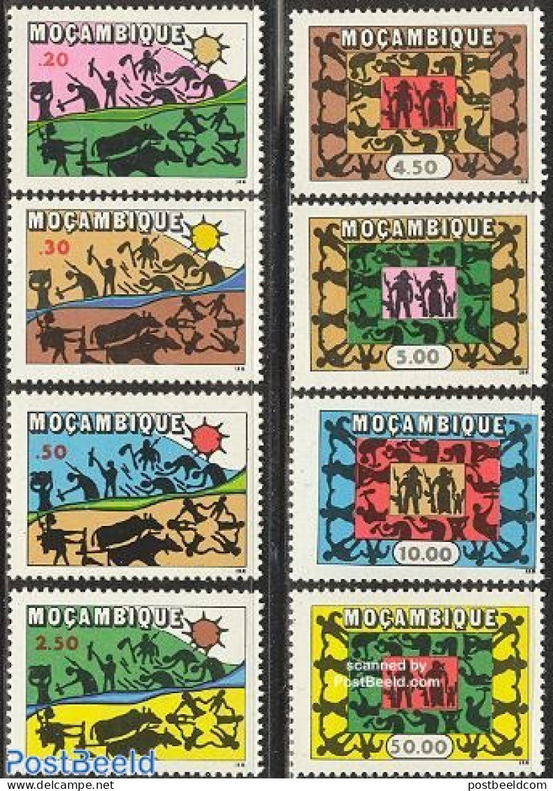 Mozambique 1975 Independence 8v, Mint NH - Mosambik