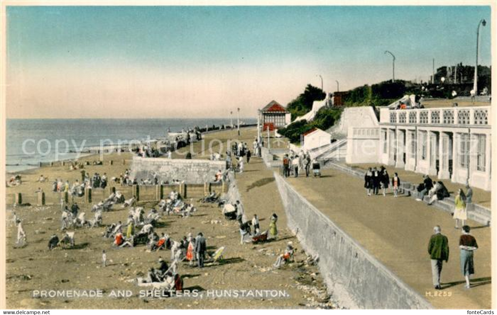 73690023 Hunstanton Promenade And Shelters Valentine's Postcard  - Autres & Non Classés