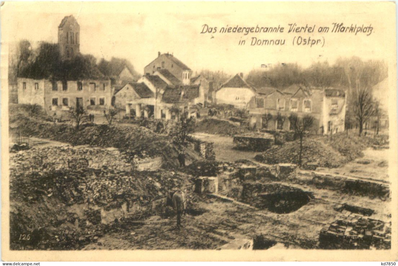 Ostpreussen - Niedergebranntes Viertel Am Marktplatz In Domnau - Ostpreussen