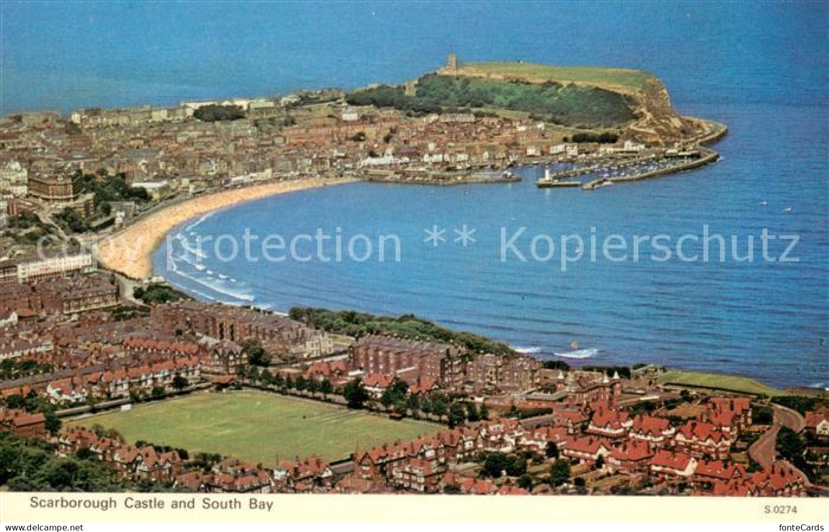 73682896 Scarborough UK Castle And South Bay Aerial View Scarborough UK - Andere & Zonder Classificatie