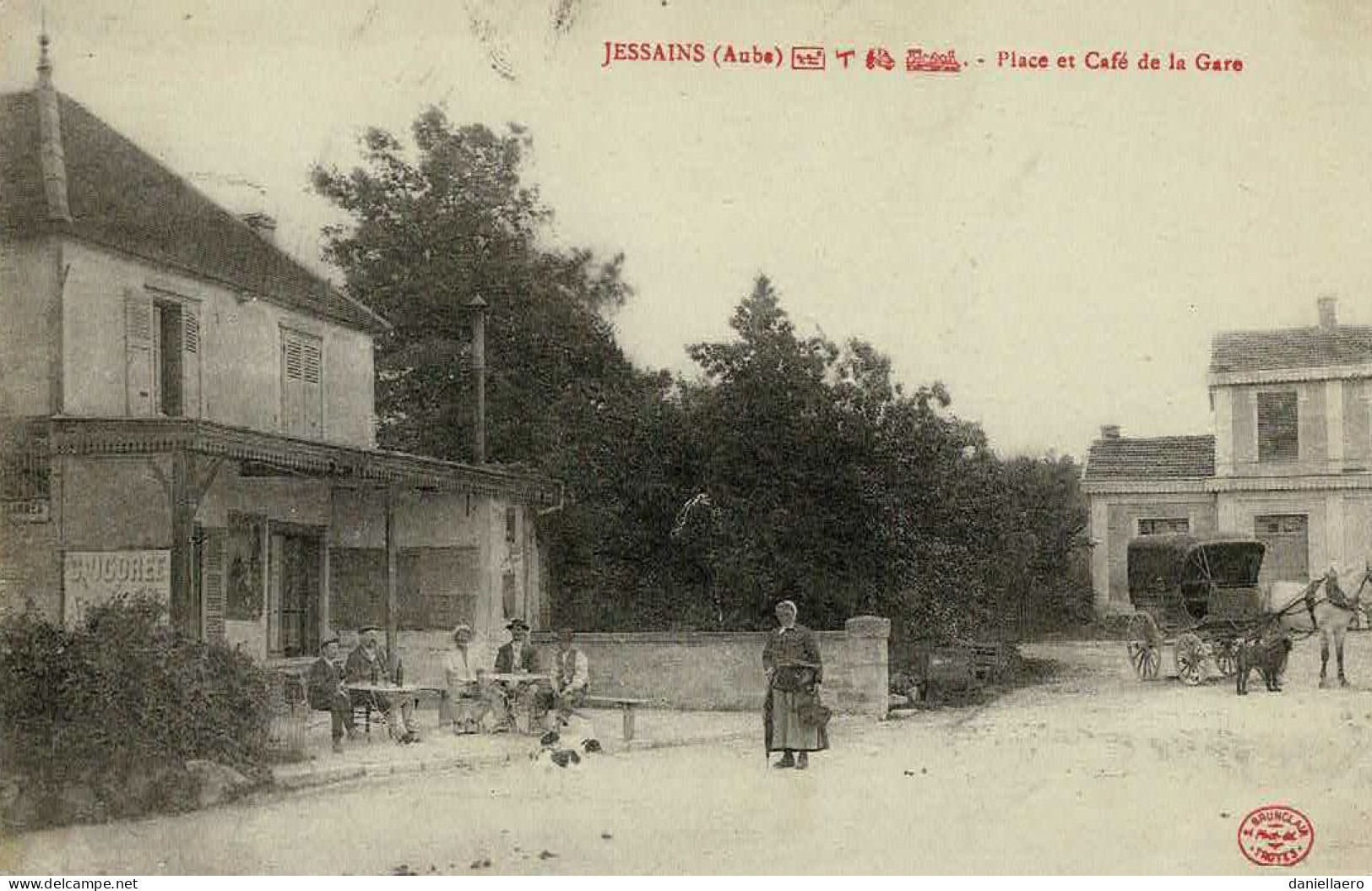 Jessains - Place Et Café De La Gare - CPA - Autres & Non Classés