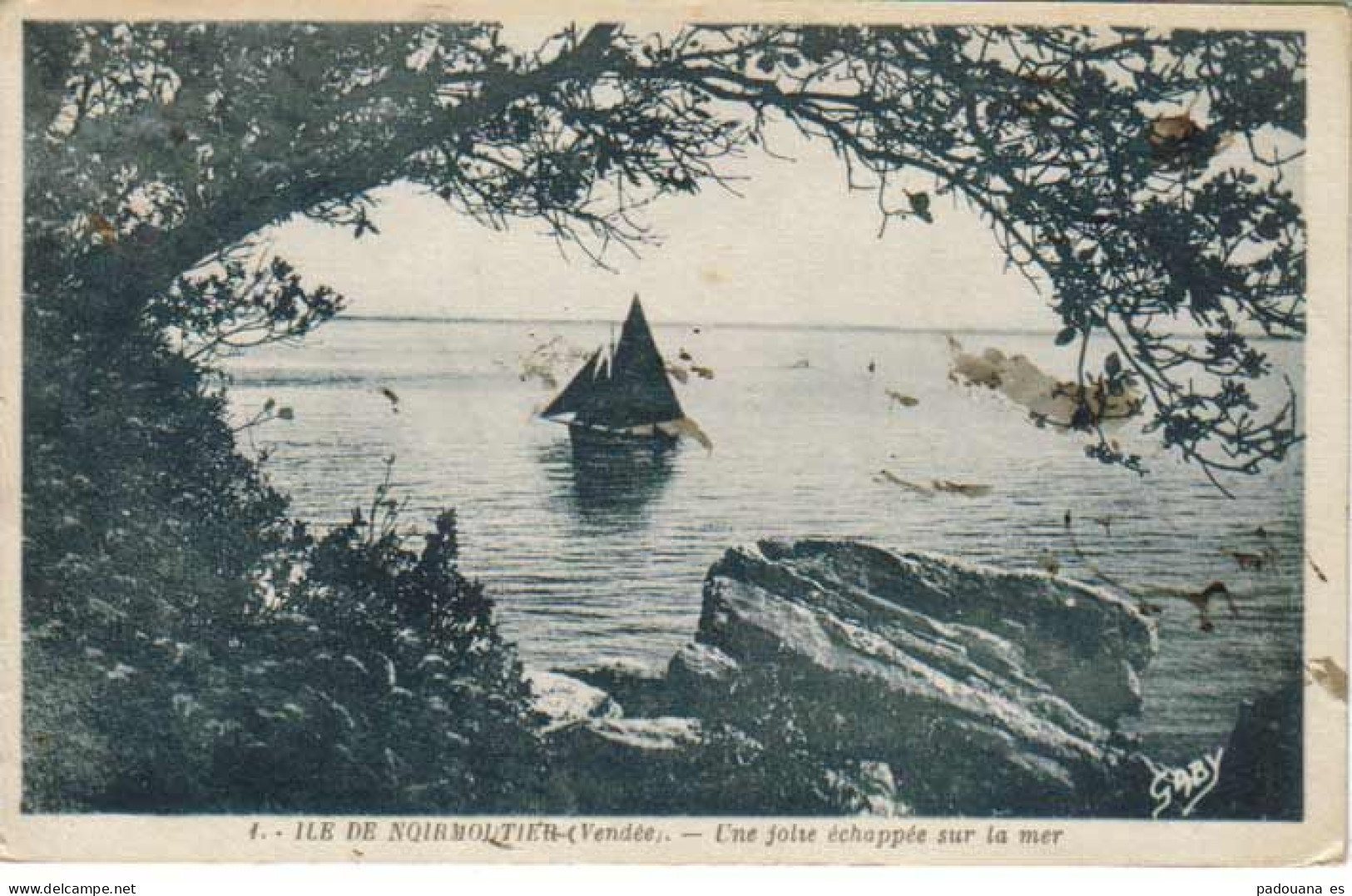 AD415 85  VENDEE ILE DE NOIRMOUTIER JOLIE ECHAPPEE SUR LA MER  BATEAU BARQUE  DE PECHE  - - Noirmoutier